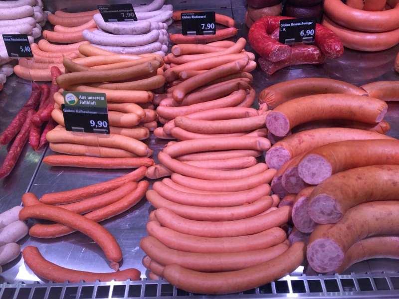 charcuterie-BLAUSASC-min_sausages_meat_butchery-1069321